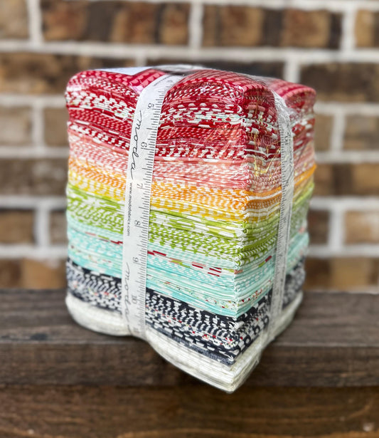 Bonnie & Camille Basics - Moda - 40 Pieces - Fat Quarter Bundle - 55023AB