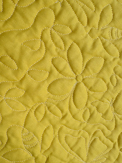 Wholecloth Baby Quilt – Bee, Flower & Dragonfly Quilting – 33" x 40"