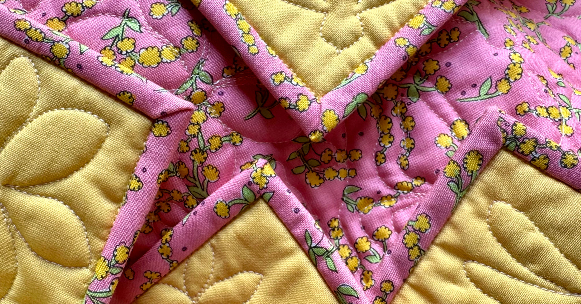Wholecloth Baby Quilt – Bee, Flower & Dragonfly Quilting – 33" x 40"