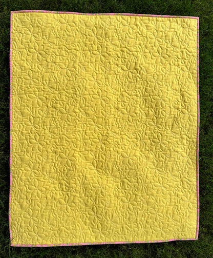 Wholecloth Baby Quilt – Bee, Flower & Dragonfly Quilting – 33" x 40"