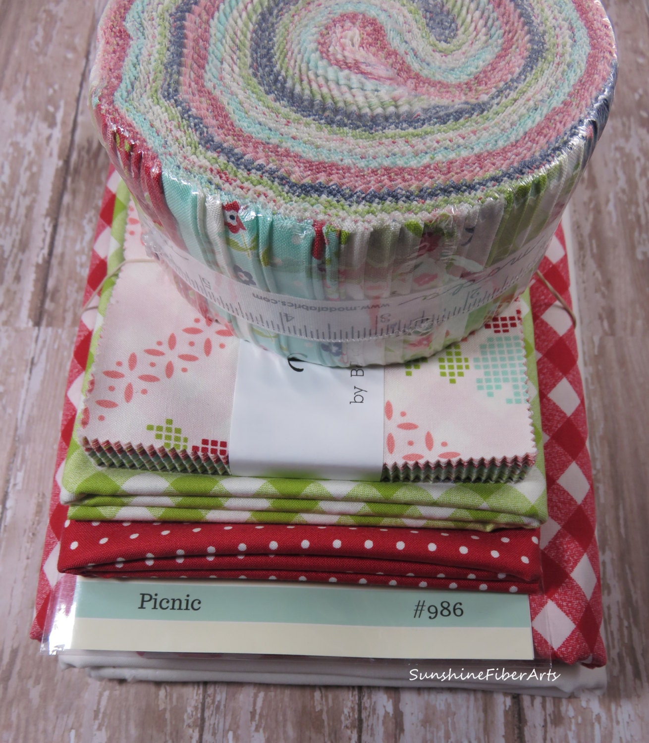 Picnic Quilt Kit - Vintage Picnic - Moda - Bonnie Olaveson- Pattern Fabric - 986 KIT