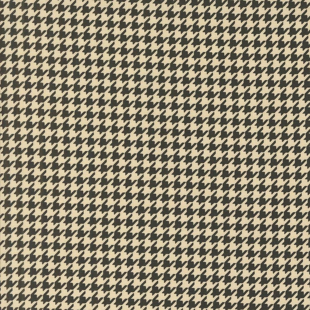 SALE!! Kitty Says Boo - Home Sweet Haunt - Stacy Iest Hsu - Moda - Custom Quilt Kit